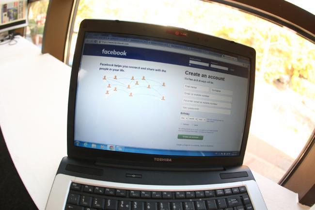 Facebook va permite găsirea unui loc de muncă