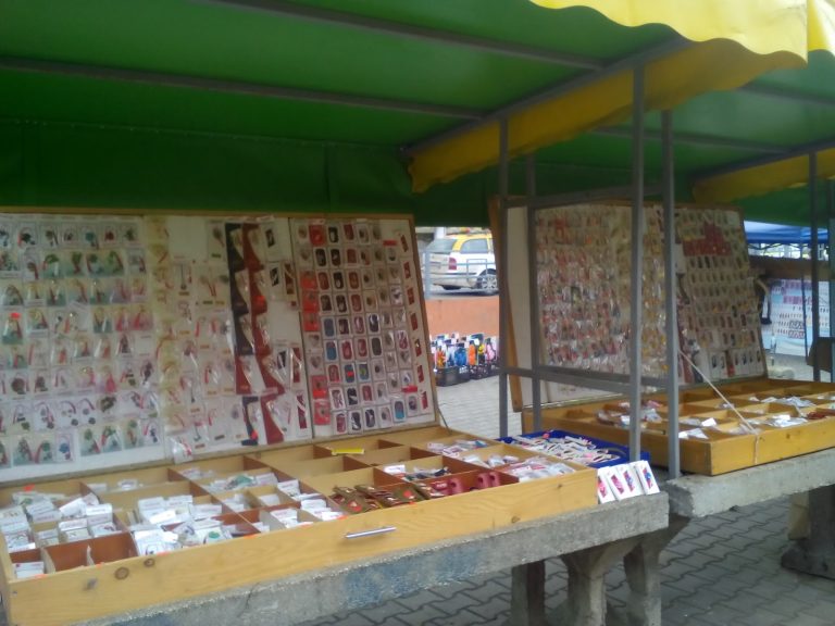 GALERIE FOTO – Oferă foarte bogată de mărțișoare