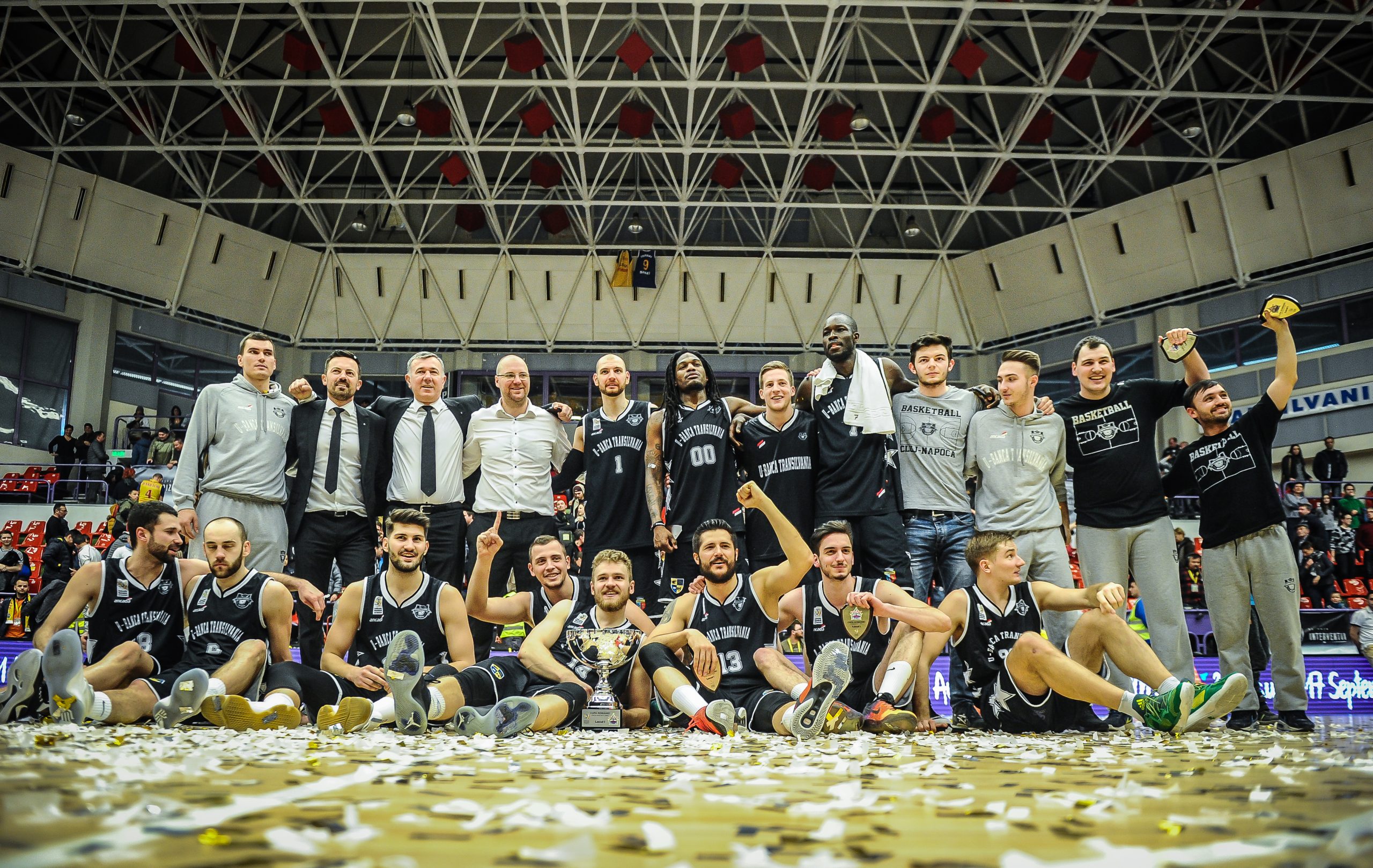 Universitatea Cluj a câştigat Cupa României după o finală istorică!