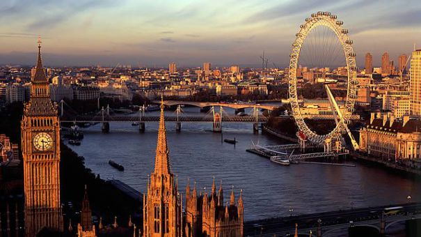 Viitor incert pentru cetăţenii UE din Marea Britanie. Parlamentul de la Londra respinge clauza care îi proteja