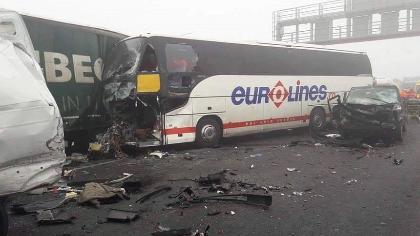 UPDATE: Accident cu autocar romanesc in Ungaria: 5 morti si 12 raniti