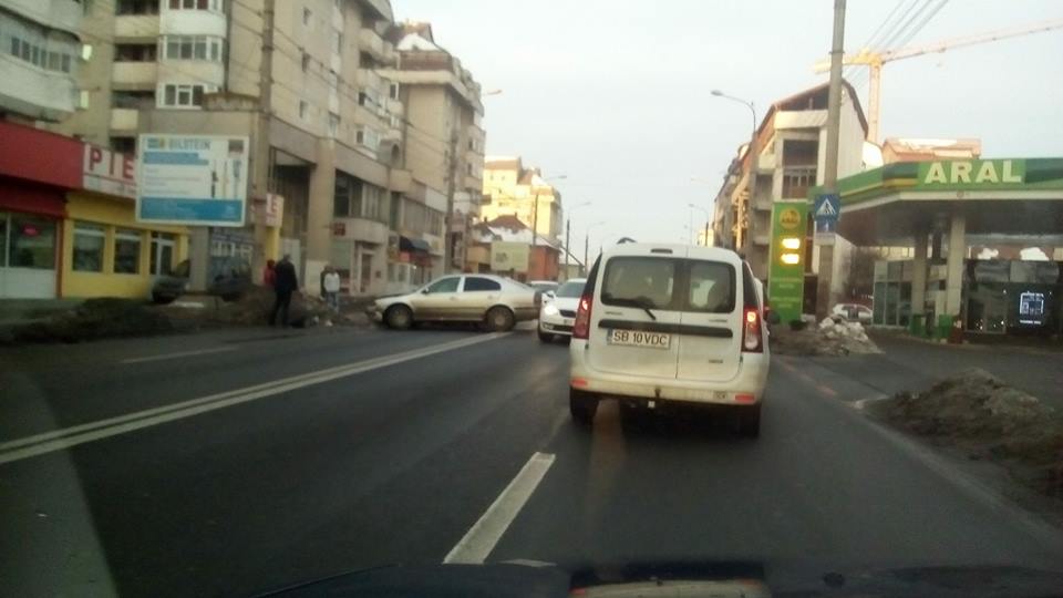 Accident pe Şoseaua Alba Iulia, doi oameni răniţi