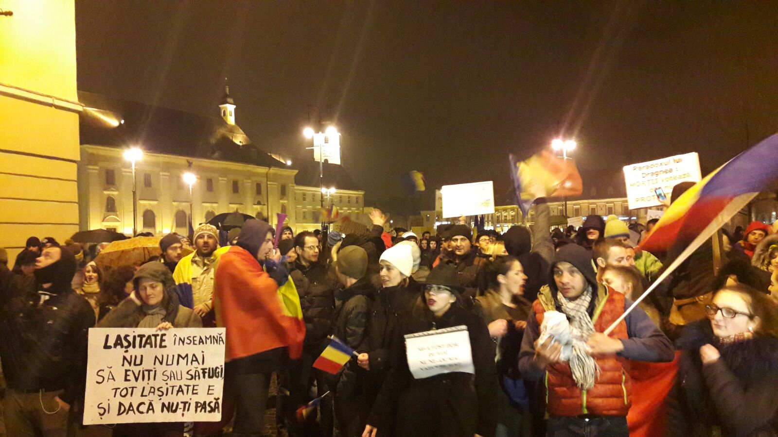 Peste 500 de persoane in a opta zi de proteste