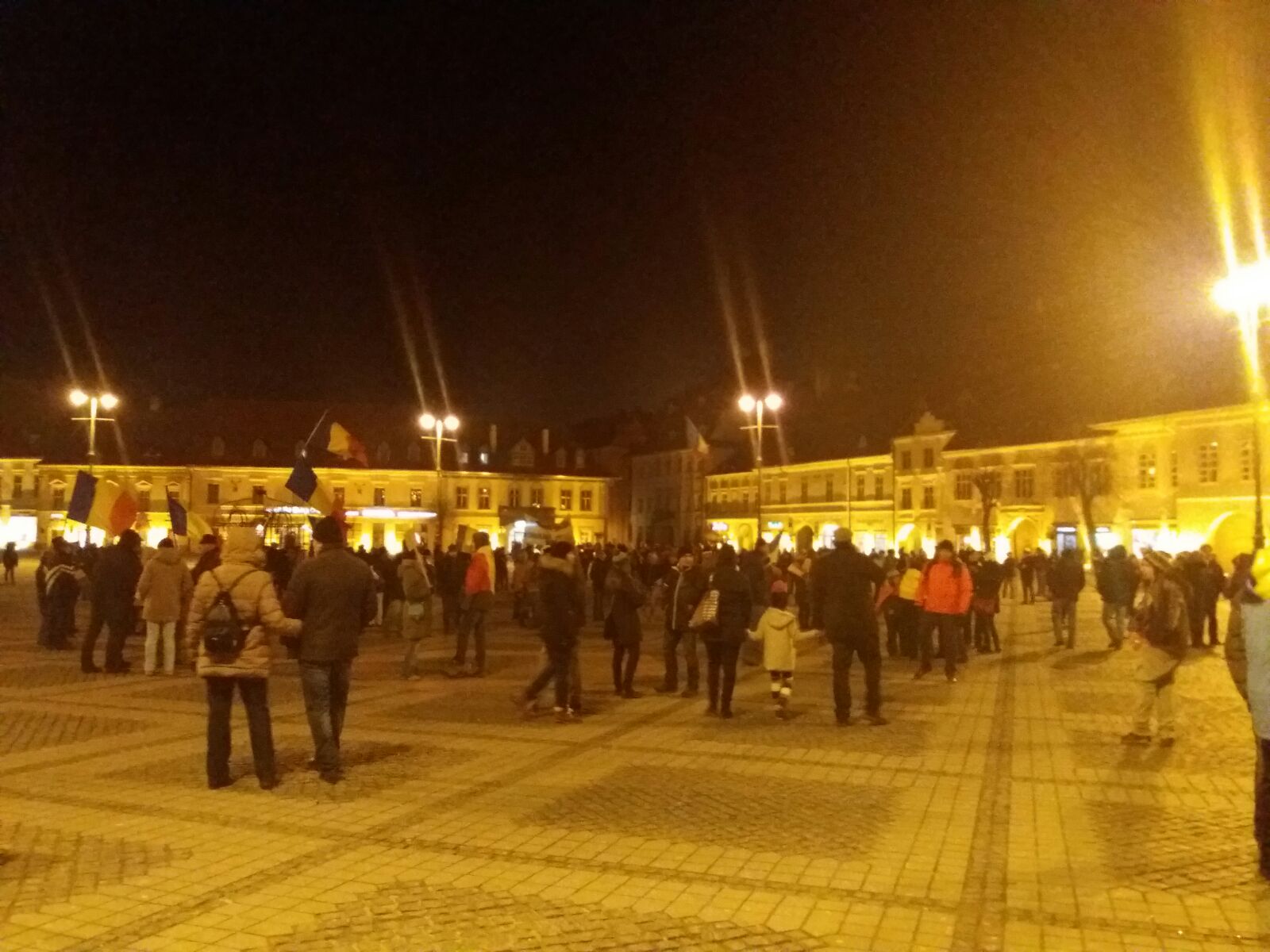 #rezist 16 – Aproximativ o suta de protestatari