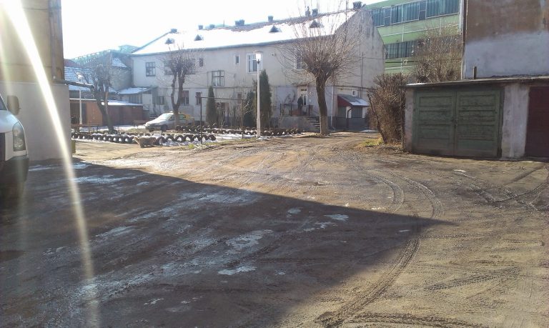 Apă și canalizare pentru o stradă din centrul orașului