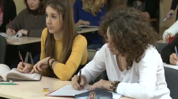Noi materii la şcoală. Canotaj, hochei pe gheaţă şi scrimă, introduse în programa şcolară