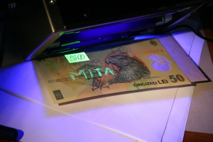 Prins în flagrant în timp ce încerca să mituiască un polițist