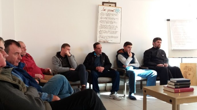 Peste 50 de alcoolici, internați în centre specializate