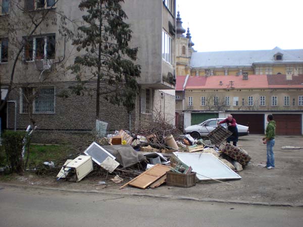 Se colectează deșeuri voluminoase