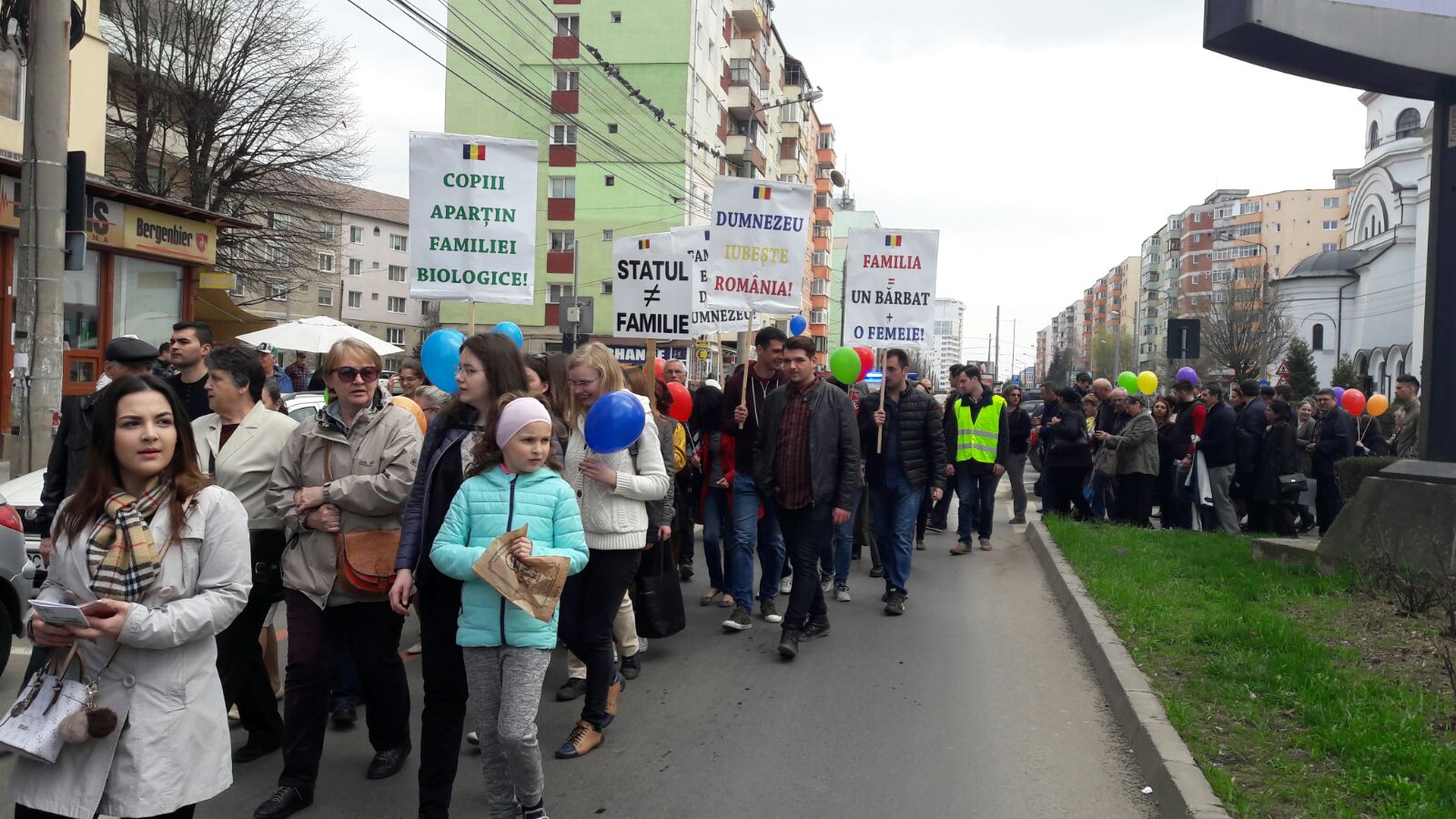 Sibienii participa la „Marsul pentru viata”