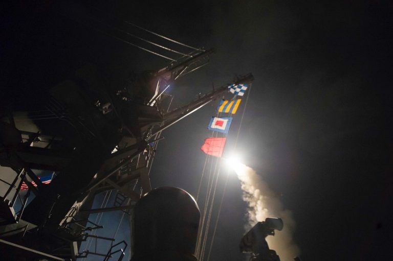 SUA atacă o bază a regimului din Siria