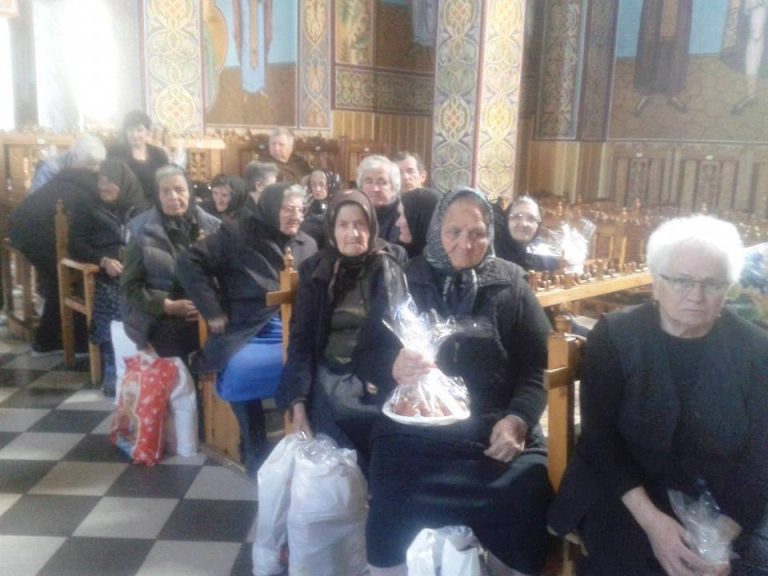 GALERIE FOTO – Au pregătit ouă de Paști și alimente pentru vârstnicii bolnavi
