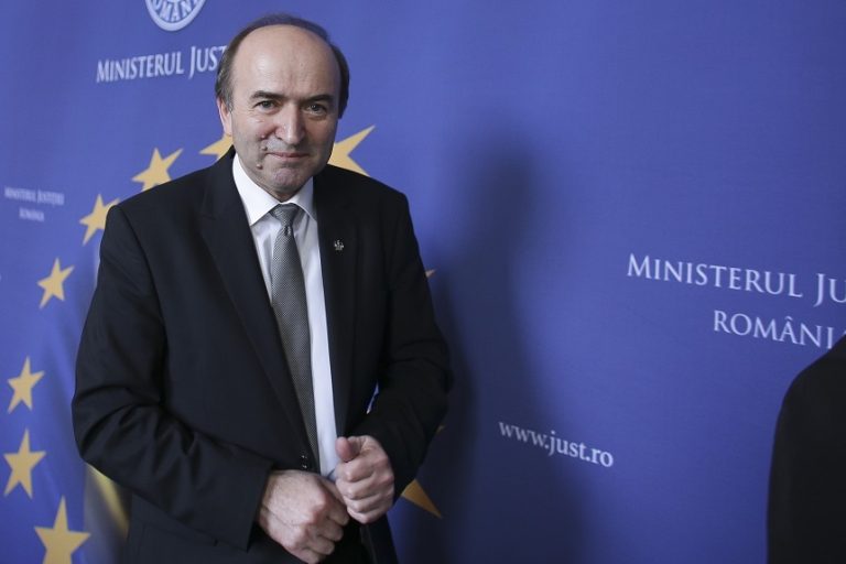 Ministerul Justiţiei organizează prima dezbatere privind Legea codurilor penale