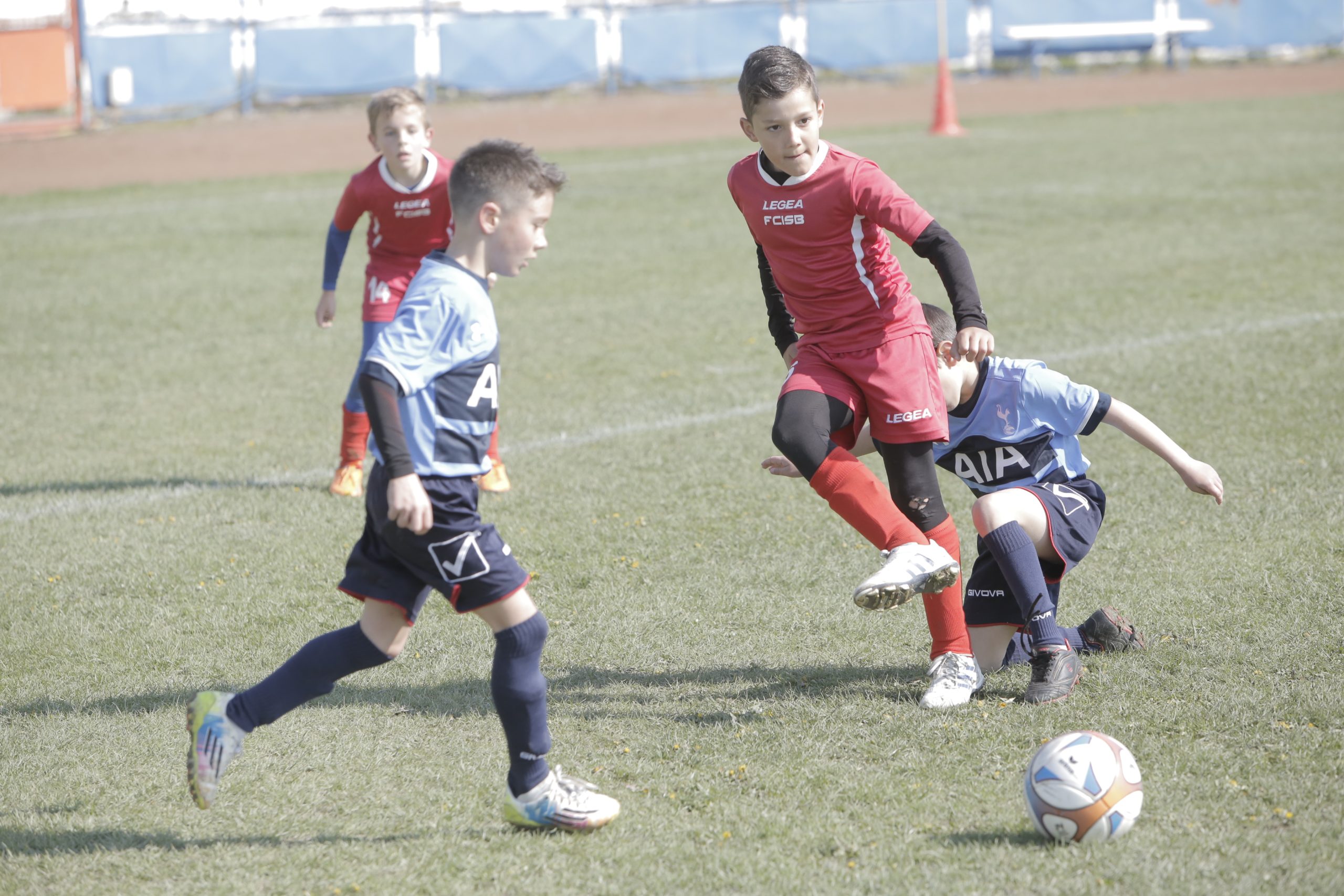 Fotbaliştii de la Interstar au dominat competiţia de casă