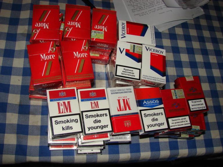 Mii de țigări de contrabandă confiscate de polițiștii sibieni, la Săcădate