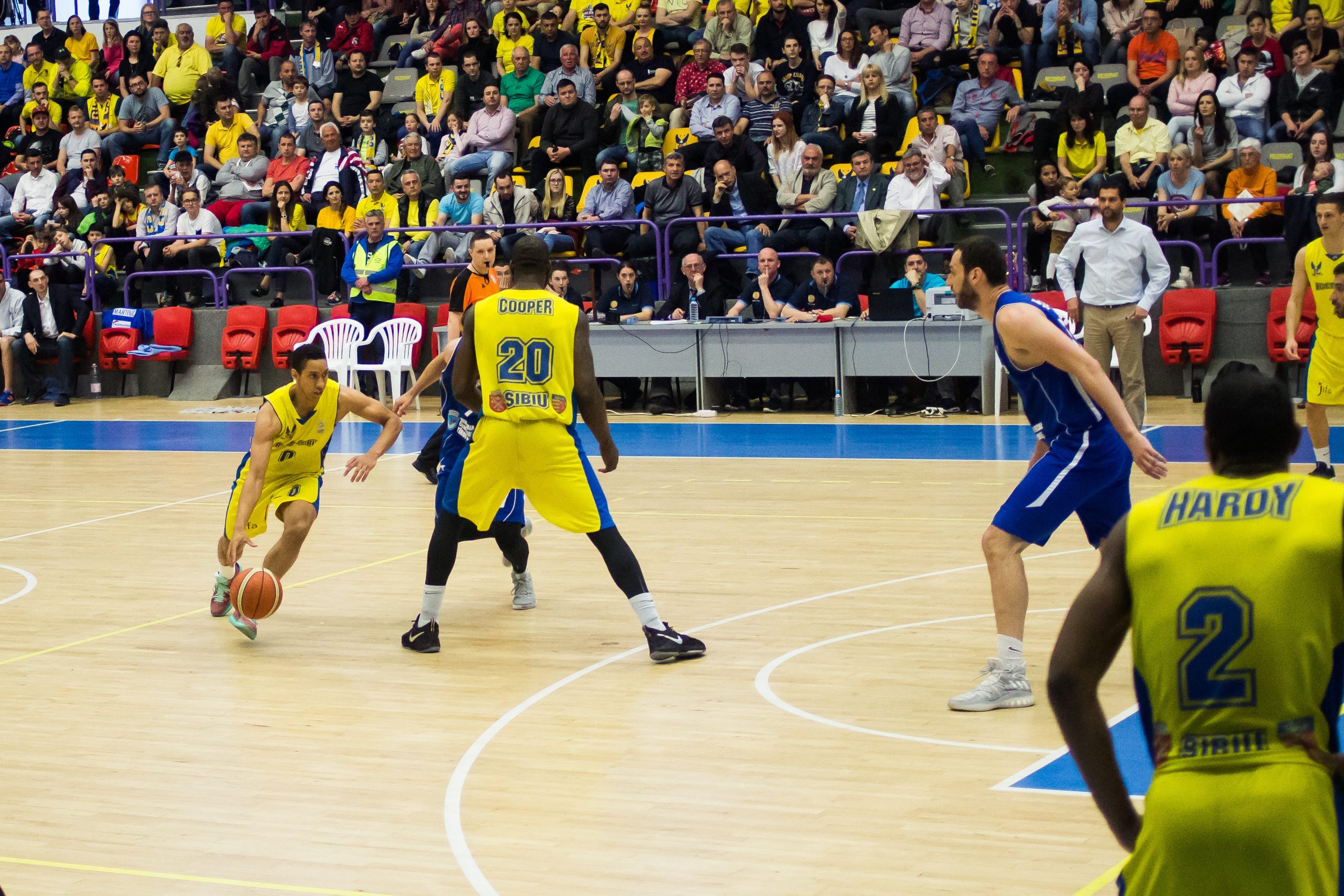 CSU Sibiu a învins Mureşul şi are 1-0 la general!