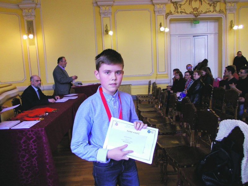 Micii fizicieni premiați