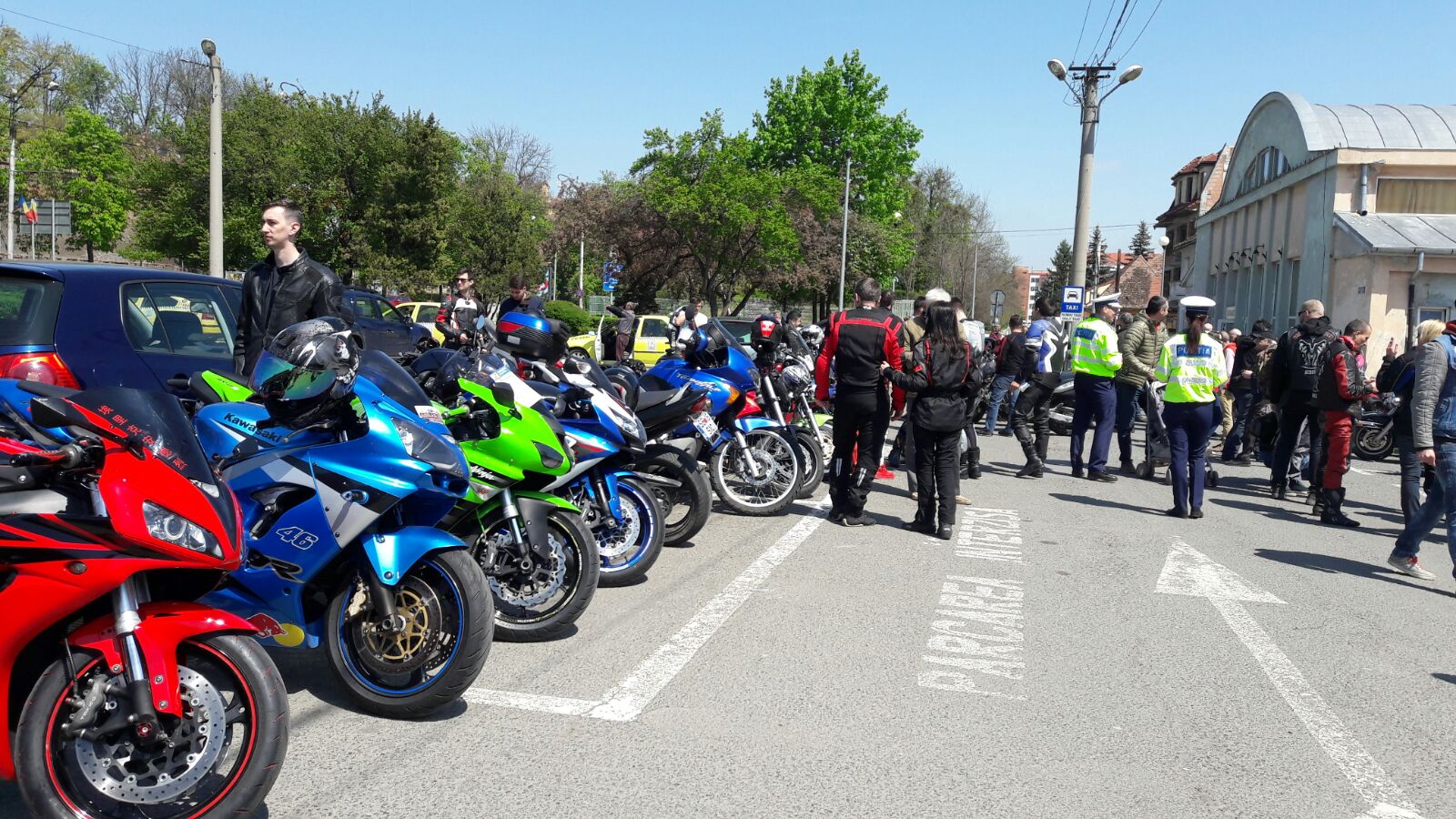 Aproape 200 de motociclisti pe strazile orasului