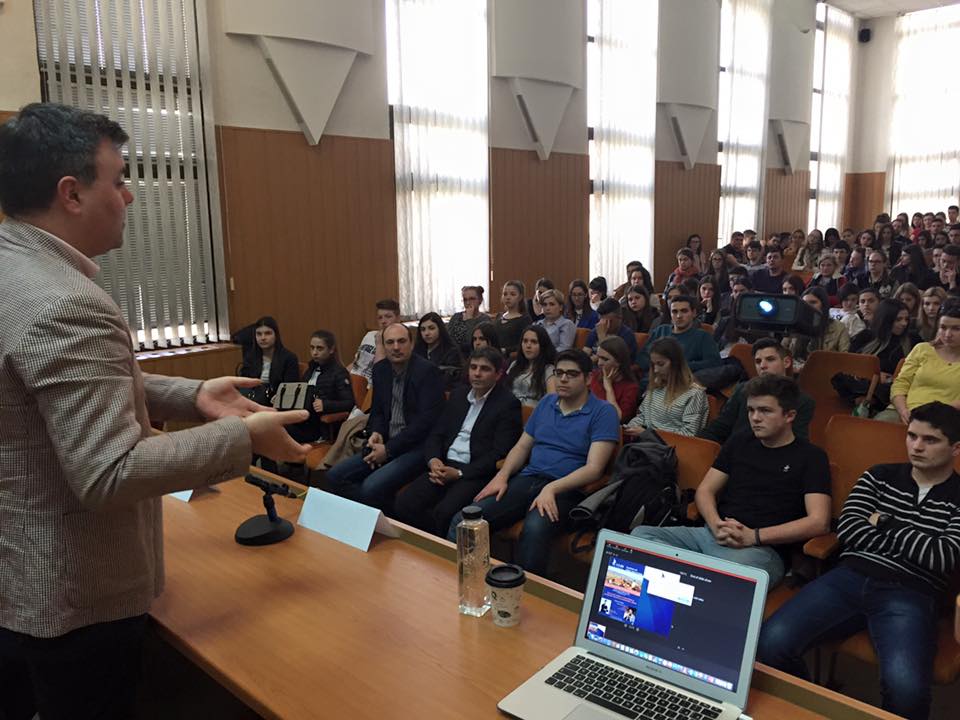 Dezbatere privind problemele comunității la ULBS