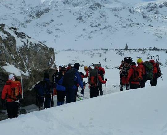 Salvamontiştii au ajuns astăzi la copiii ucişi de avalanşă