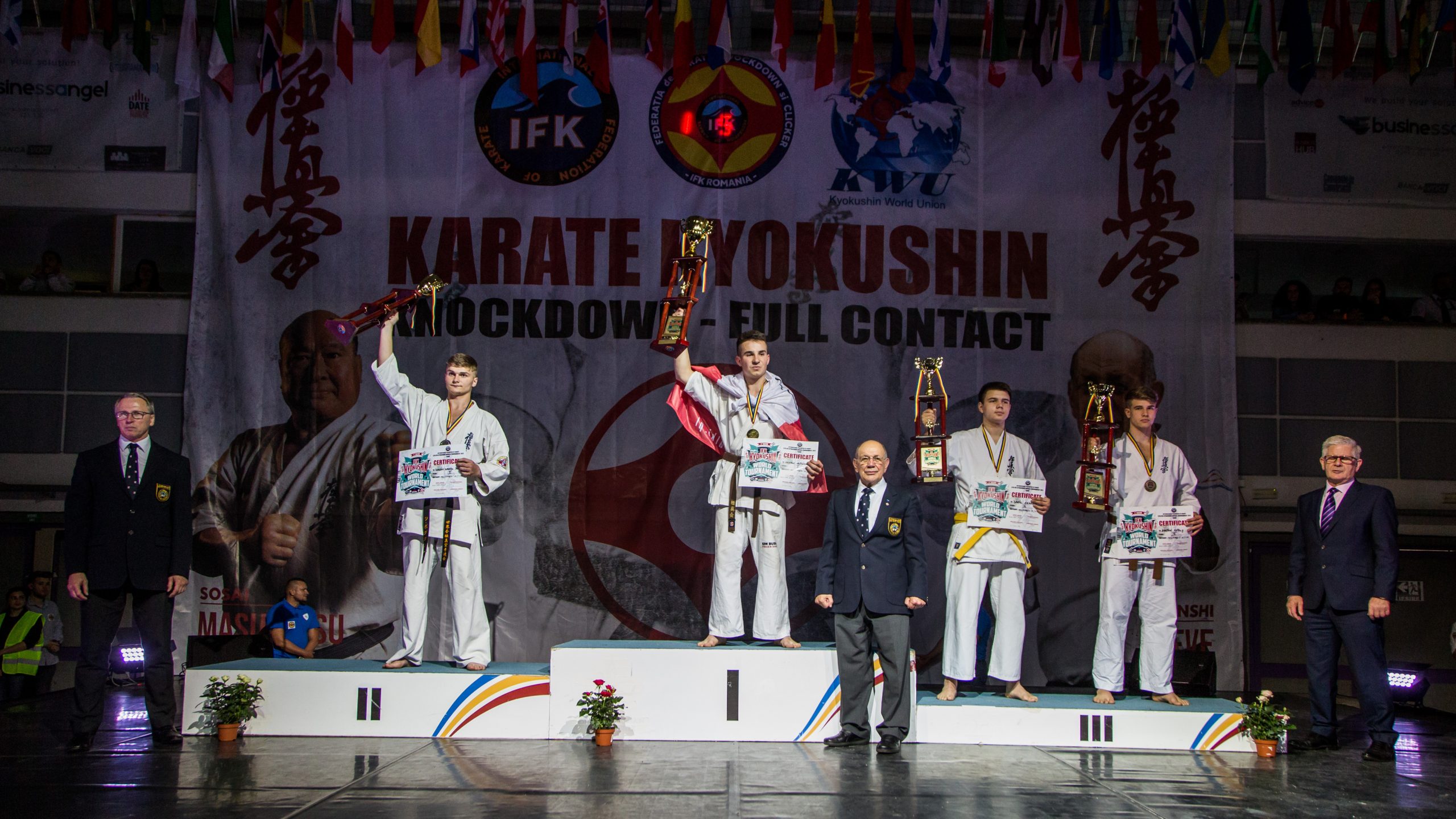 Doi sportivi români, pe podiumul Campionatului Mondial de Karate