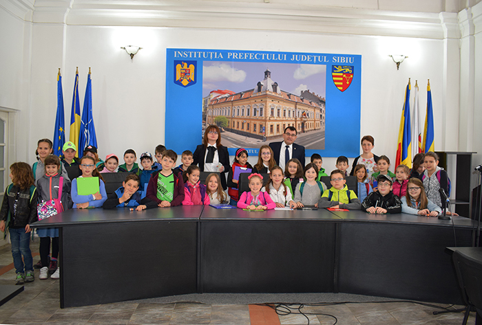 Lucian Radu a rămas fără scaunul de prefect. Galerie Foto