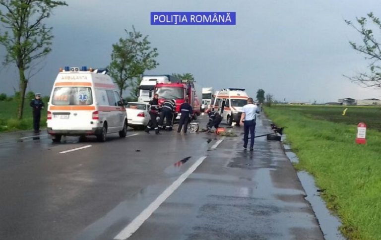 Un mort şi trei răniţi într-un accident rutier