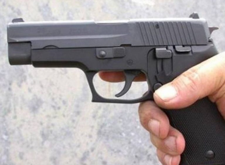 Bărbat prins cu un revolver improvizat