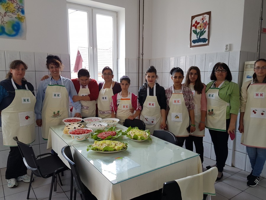 Atelier culinar, organizat de elevii din Turnu Roșu