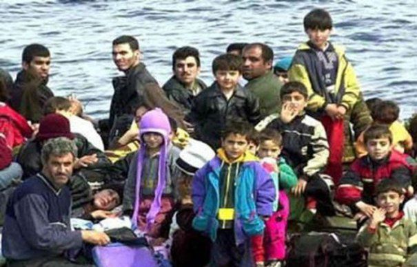 Grecia plătește imigranții ilegali, să plece acasă sau în Turcia