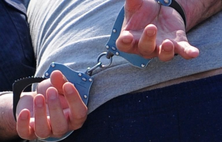 Hoț prins cu ajutorul unui sibian care l-a urmărit și a alertat polițiștii