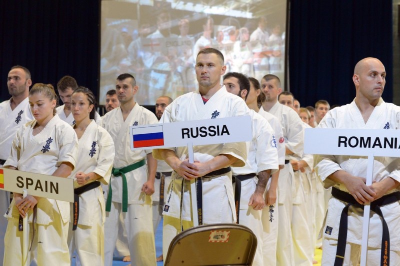 400 de participanți la Campionatul Mondial de Karate de la Sibiu