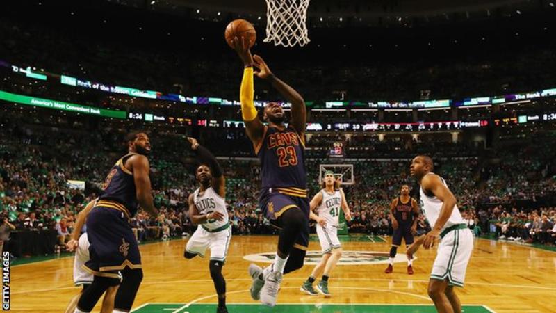 LeBron James joacă a 8-a finală NBA!