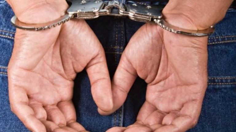 Tânăr reținut după ce a provocat un accident rutier