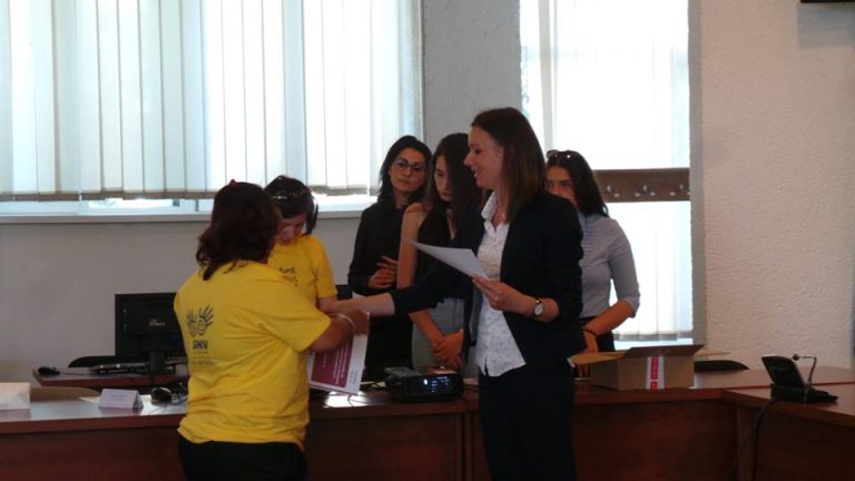 Voluntari premiați pentru implicarea în Săptămâna Națională a Voluntariatului