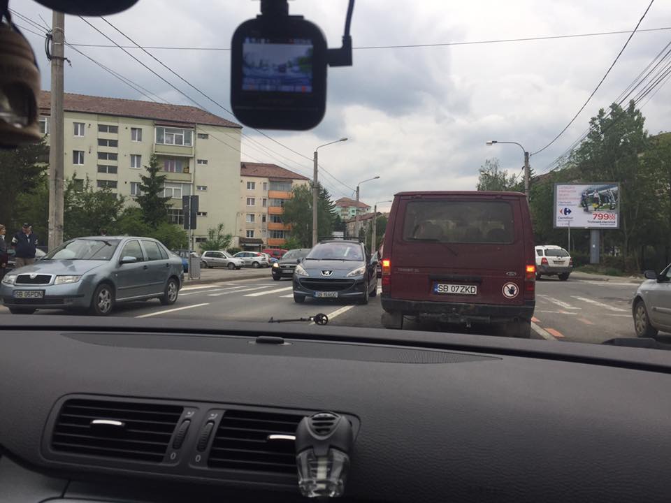 UPDATE: Copil lovit pe trecerea de pietoni, pe strada Rahovei