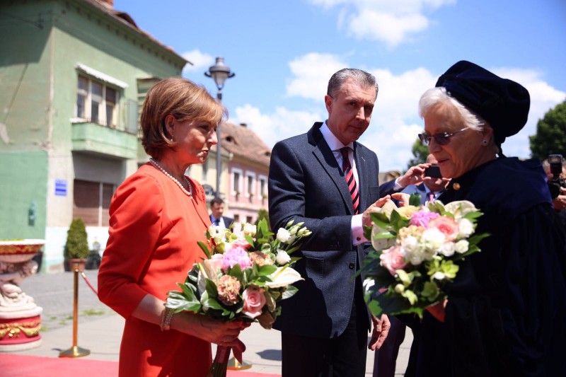 Principesa Muna a Iordaniei, DHC al ULBS