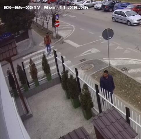 FOTO: Poliţia cere ajutor pentru identificarea unui hoţ