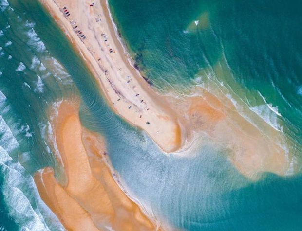 O nouă insulă a apărut în Atlantic. Cât de mare e cel mai nou pământ de pe Terra