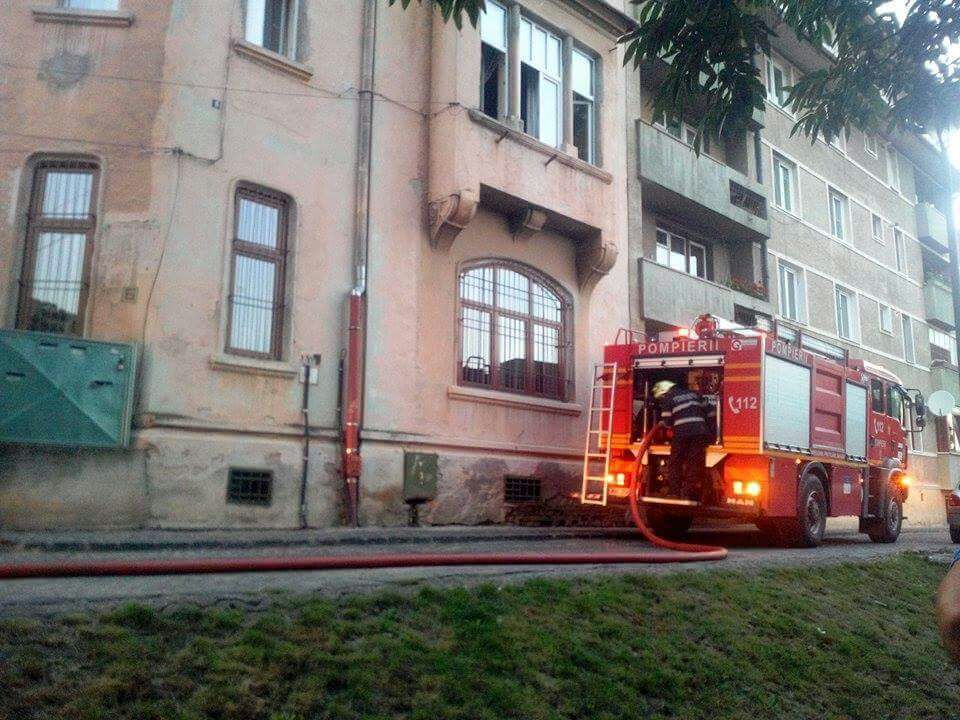 Incendiu în centrul Sibiului. 5 persoane evacuate
