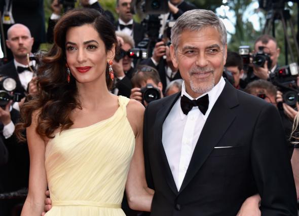George Clooney a devenit tată. Amal are gemeni
