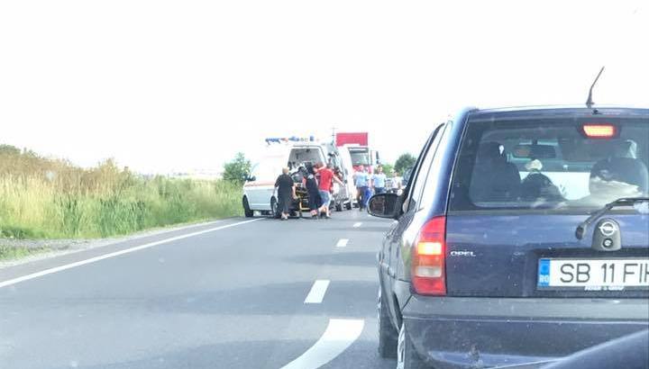 Pieton lovit de o maşină pe DN 14, la ieşirea din Sibiu