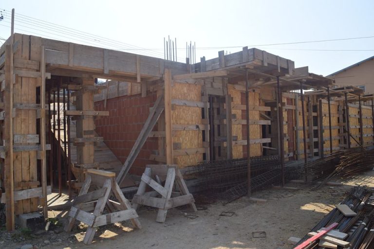 GALERIE FOTO – Complexul de Servicii Sociale și blocul de locuințe sociale prind tot mai mult contur