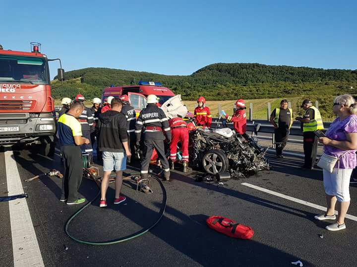 Trei raniti pe autostrada, la Sacel