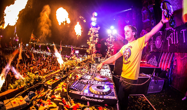 LINE-UP Untold: Armin Van Buuren încinge din nou atmosfera