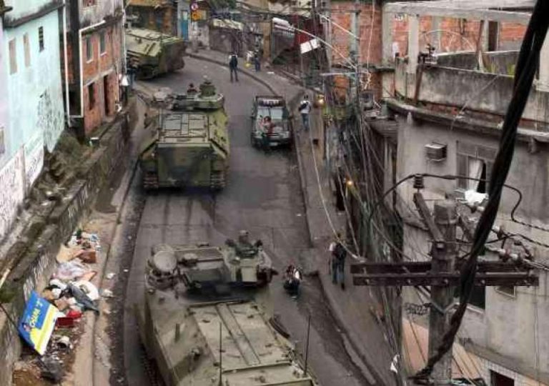 Armata a luat cu asalt străzile din Rio de Janeiro