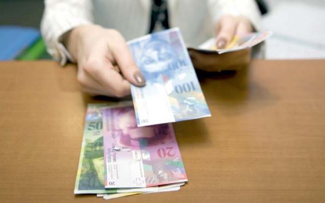 Ce probleme au alţii: Elveţia nu ştie ce să facă cu 750 de miliarde de dolari