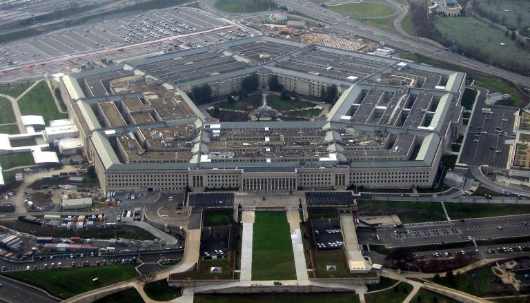 Pentagon: Bazele americane, autorizate să doboare dronele considerate amenințătoare