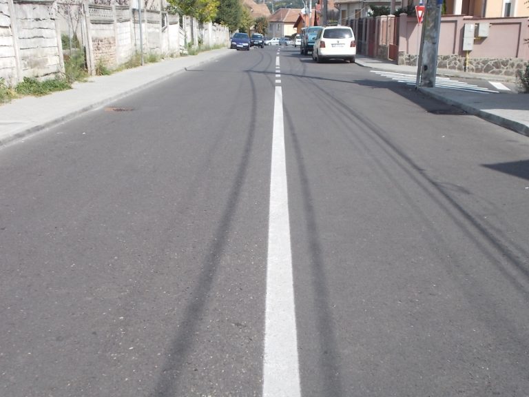 Străzile Școlii și Sticlei vor fi reparate până la sfârșitul lui 2019