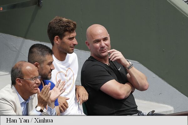 Novak Djokovic va fi antrenat de Andre Agassi și în sezonul 2018